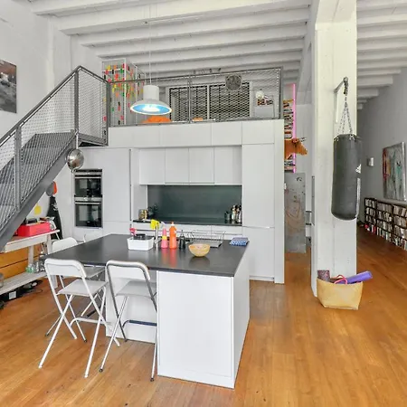 Magnifique Loft De 180m2 Avec Jacuzzi Et Fitness