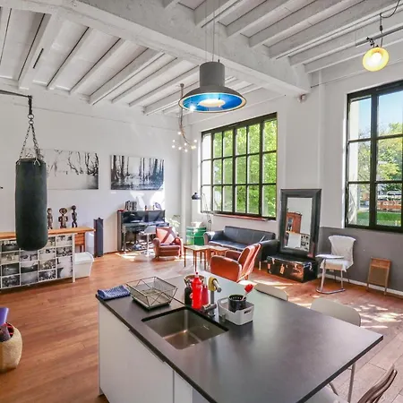 Magnifique Loft De 180m2 Avec Jacuzzi Et Fitness Genève